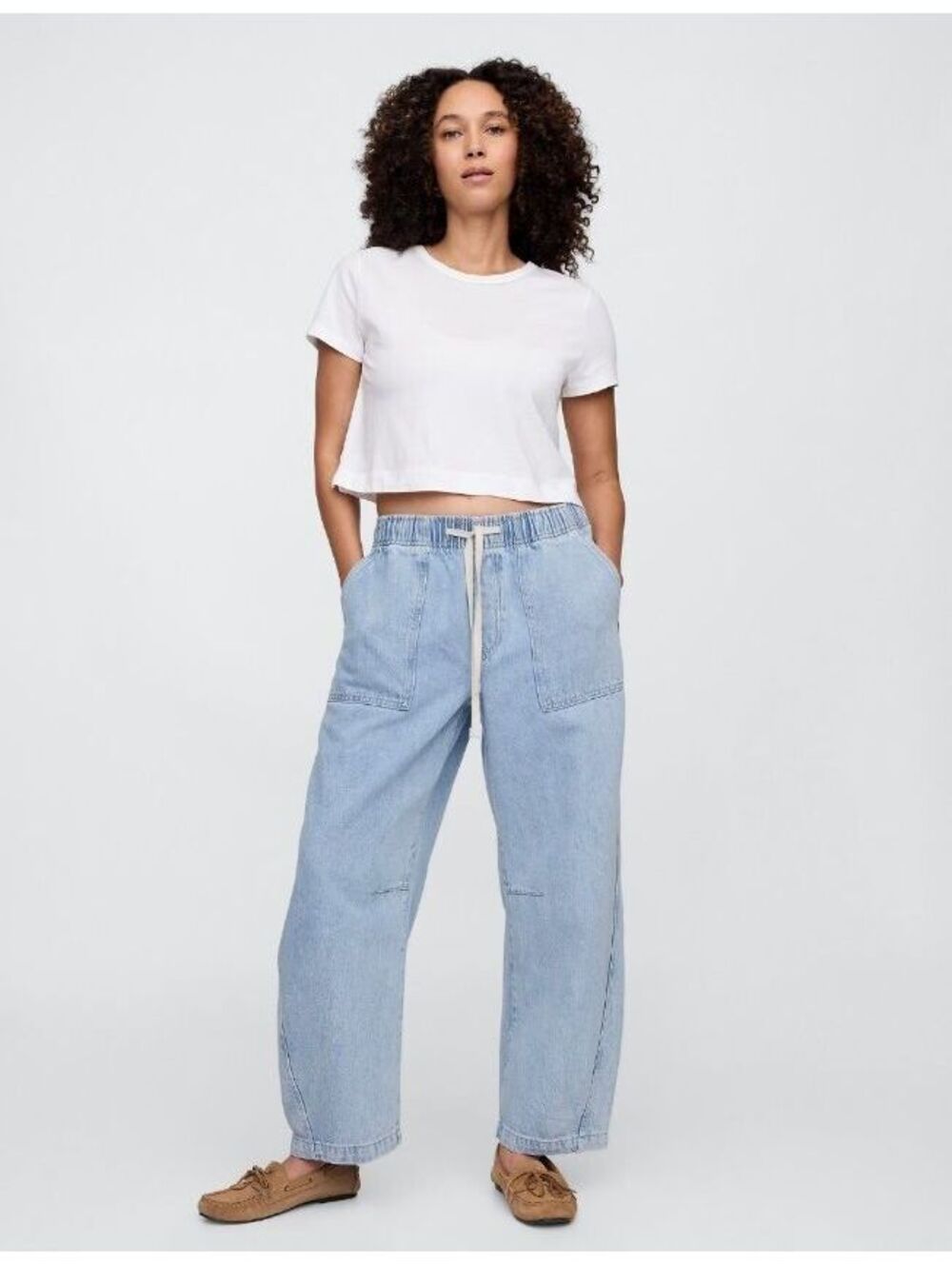 Gap Mid Rise SuperSoft Pull-On Barrel Jeans light wash XS